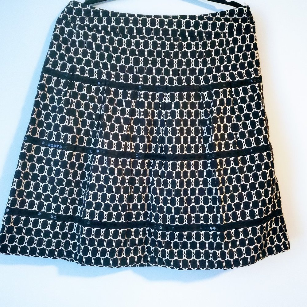 Ann Taylor LOFT | Black & White A-line skirt, circle chain curtain and sequins
